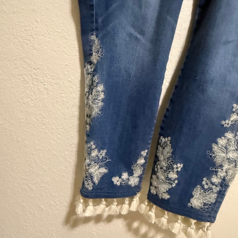 Vintage America Blues Boho Capri Jeans Embroidered Tassel Hem Blue Size 12/31 - Picture 7 of 16
